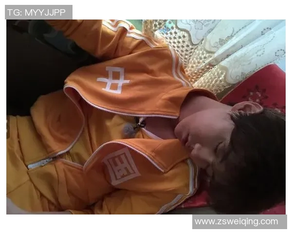 足球明星们的独特睡姿高清大赏揭秘他们的休息习惯与生活风格